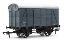 Dapol OO Gauge Box Van GWR 144860 4F-021-037