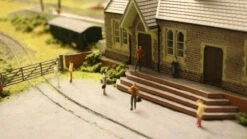 Railscenix 50 Piece Set Of Figures OO/ HO Gauge 1/76 Scale -Model Rails Shop IMG 9090 32759.1643730540
