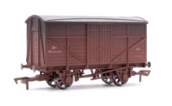 Dapol OO Gauge MEX Fruit Van Weathered British Railways Model Wagon 4F-015-020