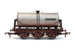 Dapol OO Gauge Milk Tanker Wagon Weathered 4F-031-132