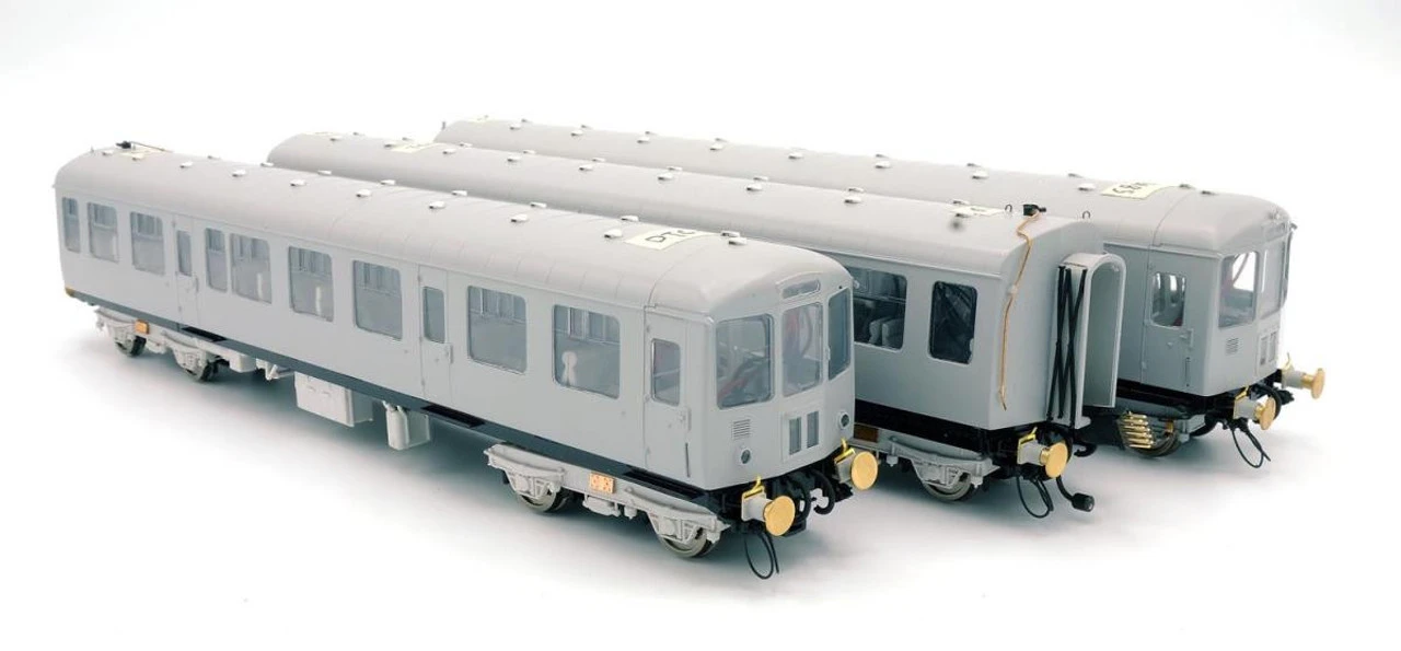Heljan OO Gauge Class 104 3 Car DMU BX487 M53424/M59207/M53434 BR Blue/Grey 1457 1 Heljan OO Gauge Class 104 3 Car DMU BX487 M53424/M59207/M53434 BR Blue/Grey 1457